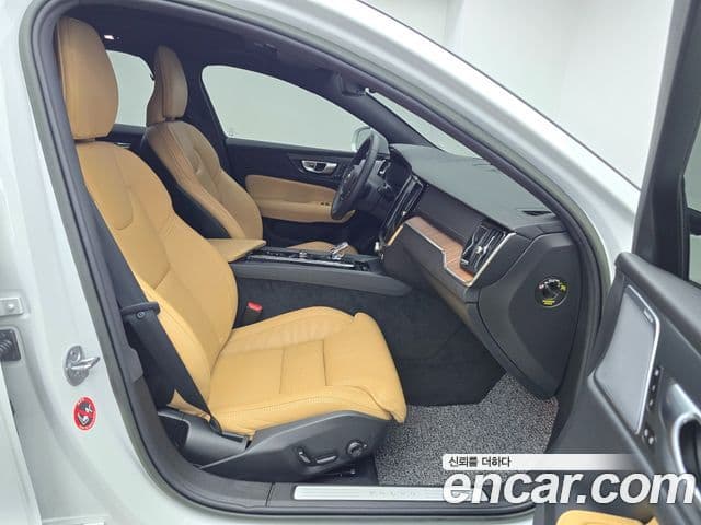 Volvo V60 Cross Country 2023 — Şəkil 17/20