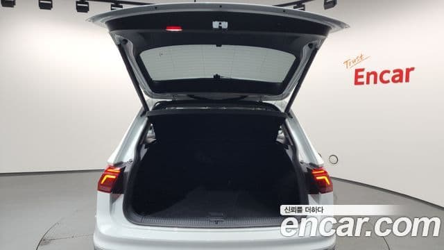 Volkswagen Tiguan 2023 — Şəkil 20/20