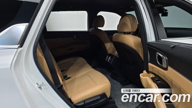 Kia Sorento 2022 — Фото 11/20