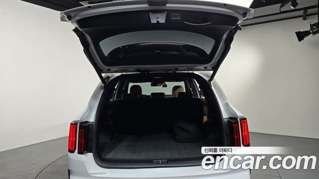 Kia Sorento 2022 — Фото 18/20