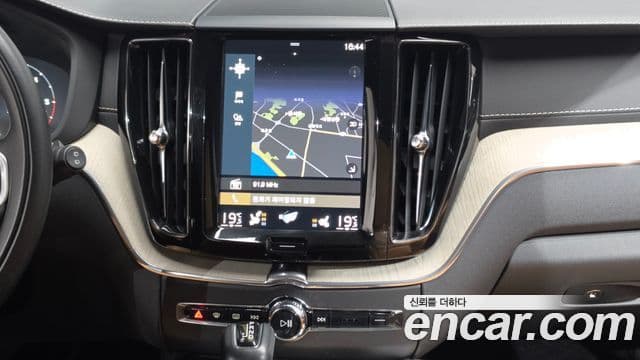 Volvo XC60 2019 — фото 14 из 20