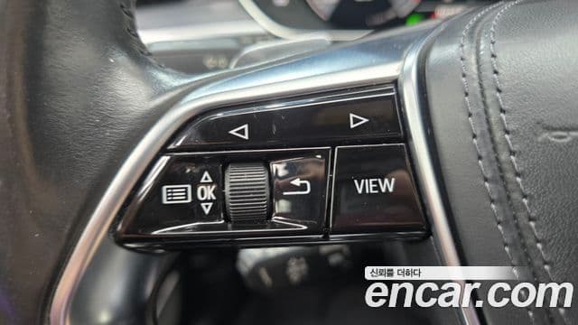 Audi A8 2020 — ფოტო 16/20