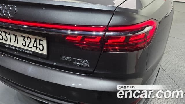 Audi A8 2020 — Photo 24/45