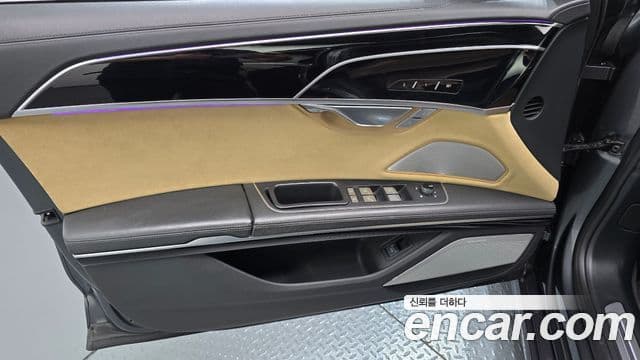 Audi A8 2020 — Photo 11/45
