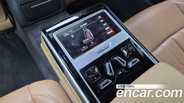 Audi A8 2020 — Photo 41/45