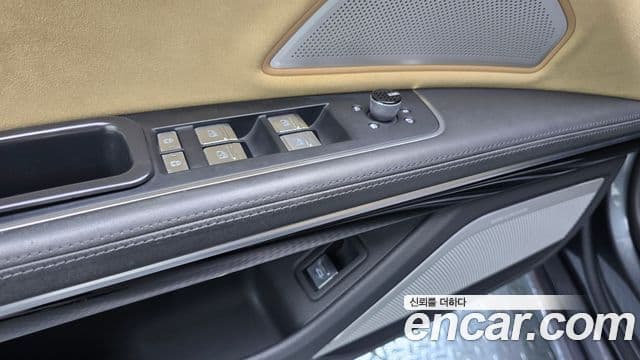 Audi A8 2020 — Photo 30/45