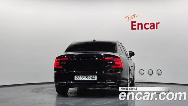 Volvo S90 2020 — ფოტო 4/20