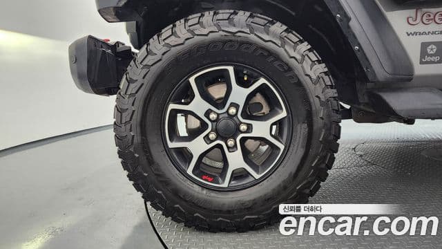 Jeep Wrangler 2023 — ფოტო 4/20