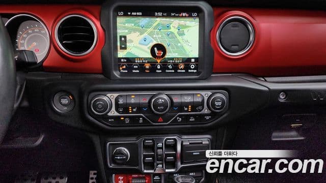 Jeep Wrangler 2023 — ფოტო 13/20