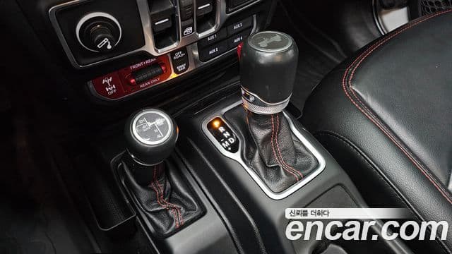 Jeep Wrangler 2020 — фото 9 из 20