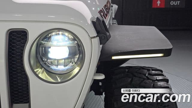 Jeep Wrangler 2020 — Şəkil 32/35