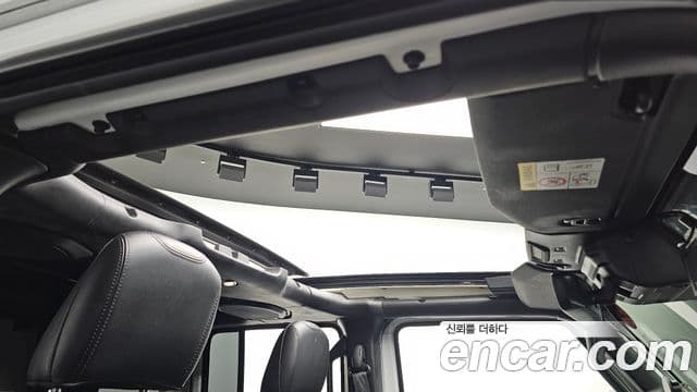 Jeep Wrangler 2020 — Şəkil 26/35