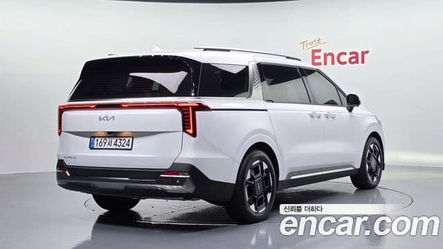 Kia Carnival 2024 — Şəkil 2/20