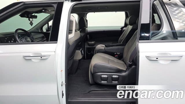Kia Carnival 2024 — Şəkil 11/20