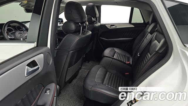 Mercedes-Benz GLE-Class 2018 — Şəkil 12/20
