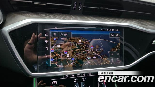 Audi A6 2022 — ფოტო 14/20
