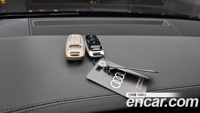 Audi A6 2022 — ფოტო 17/36