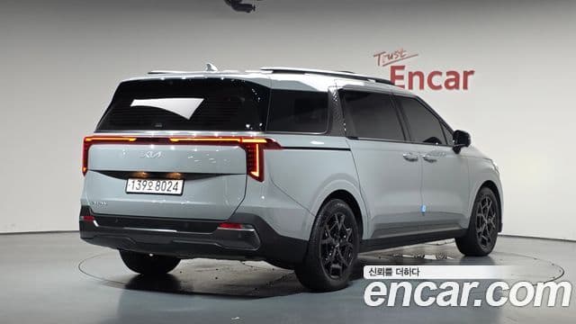 Kia Carnival 2024 — Şəkil 2/20