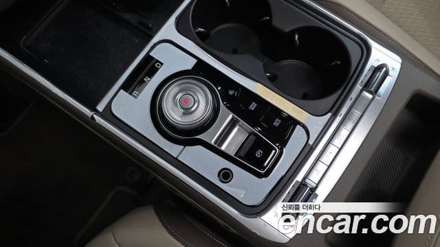 Kia Carnival 2024 — Şəkil 8/20
