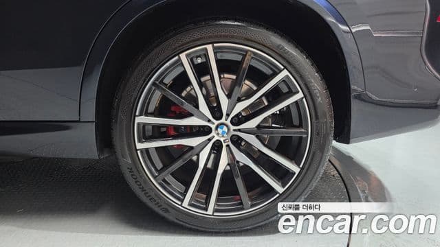 BMW X5 2022 — Photo 18/33