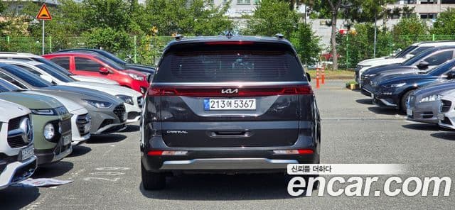 Kia Carnival 2022 — ფოტო 3/20