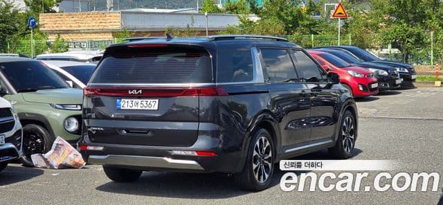 Kia Carnival 2022 — ფოტო 4/20