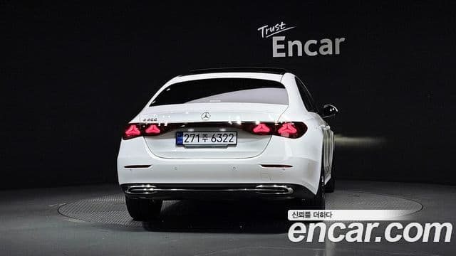 Mercedes-Benz E-Class 2025 — Фото 4/20
