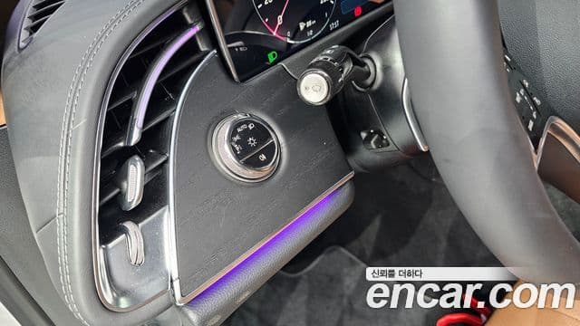 Mercedes-Benz E-Class 2025 — Фото 19/20