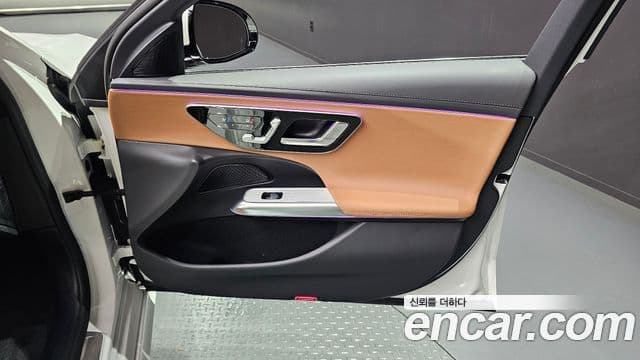 Mercedes-Benz E-Class 2025 — ფოტო 7/30