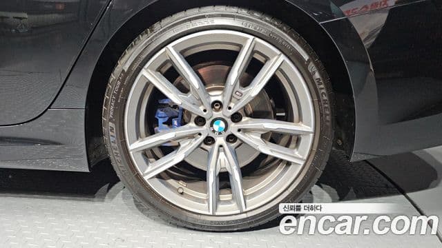 BMW 3 Series 2021 — ფოტო 6/34