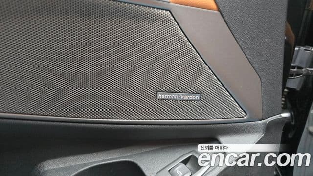 BMW 3 Series 2021 — ფოტო 30/34