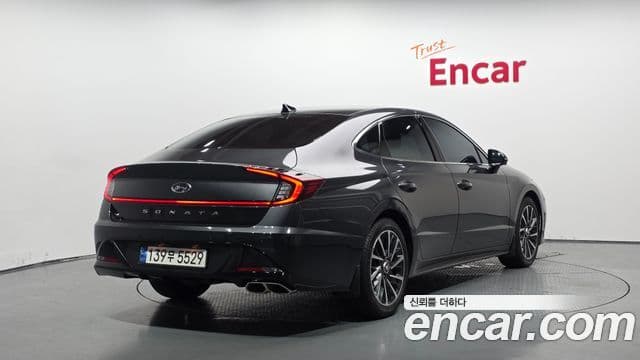 Hyundai Sonata 2022 — ფოტო 2/20