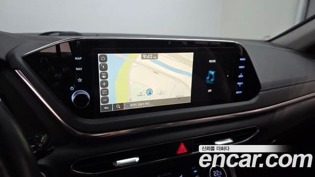 Hyundai Sonata 2022 — ფოტო 13/20