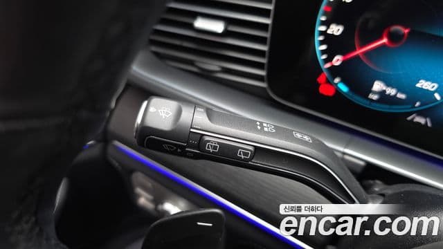 Mercedes-Benz GLE-Class 2023 — Photo 16/38