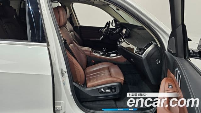 BMW X5 2021 — Photo 21/39