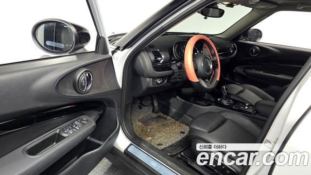 Mini Cooper Clubman 2023 — фото 9 из 20