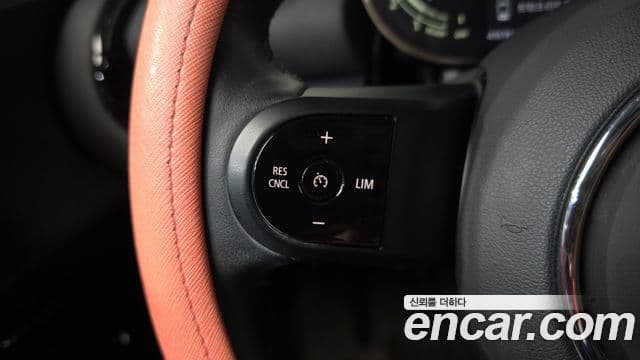 Mini Cooper Clubman 2023 — ფოტო 15/20