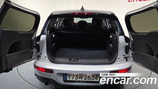 Mini Cooper Clubman 2023 — ფოტო 18/20