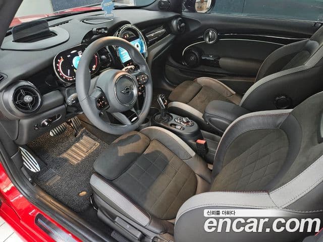 Mini Cooper S 2023 — Photo 3/17