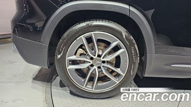 Mercedes-Benz GLB-Class 2025 — фото 5 из 20
