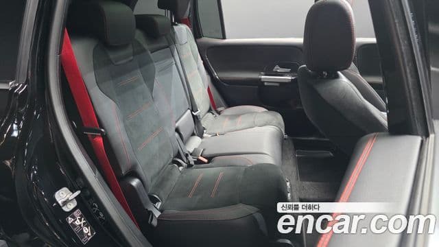 Mercedes-Benz GLB-Class 2025 — фото 11 из 20