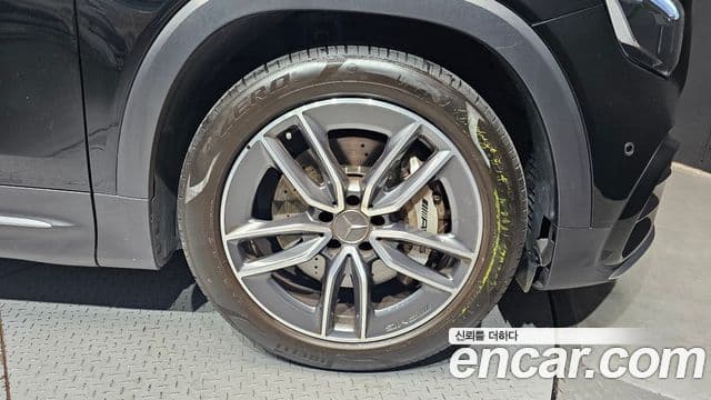 Mercedes-Benz GLB-Class 2025 — Photo 19/30