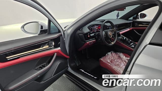 Porsche Panamera 2025 — Şəkil 10/20