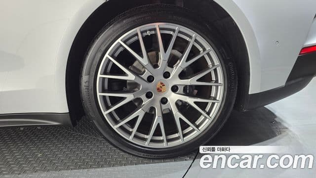 Porsche Panamera 2025 — Photo 20/39