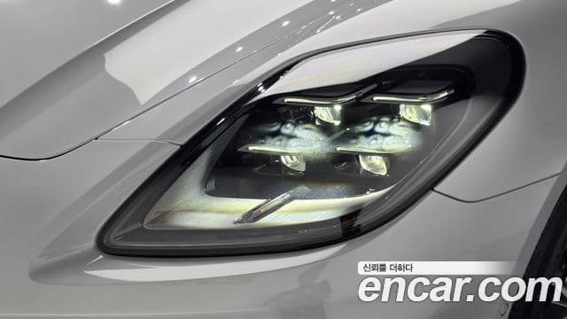 Porsche Panamera 2025 — Photo 34/39