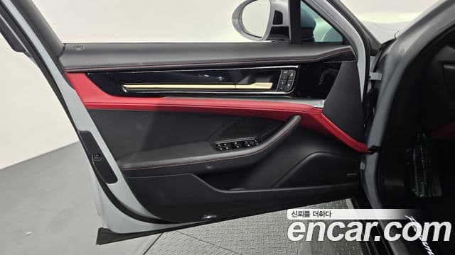 Porsche Panamera 2025 — Photo 30/39
