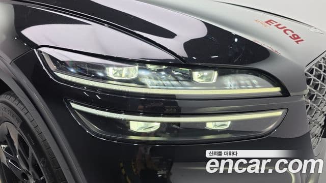 Genesis GV70 2021 — ფოტო 9/31