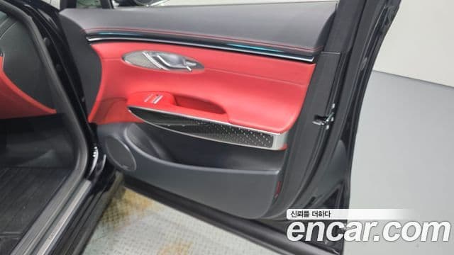 Genesis GV70 2021 — ფოტო 24/31