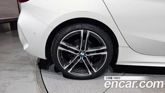BMW 1 Series 2020 — Şəkil 18/20