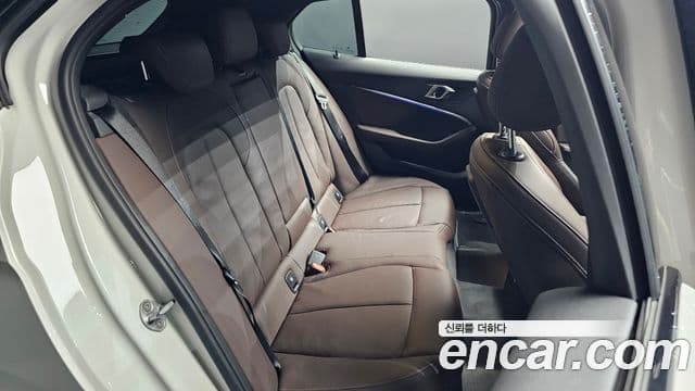 BMW 1 Series 2020 — Şəkil 19/20